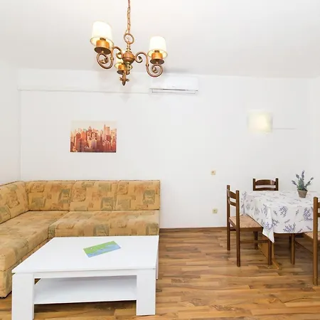 Awesome In Mastrinka With Kitchen